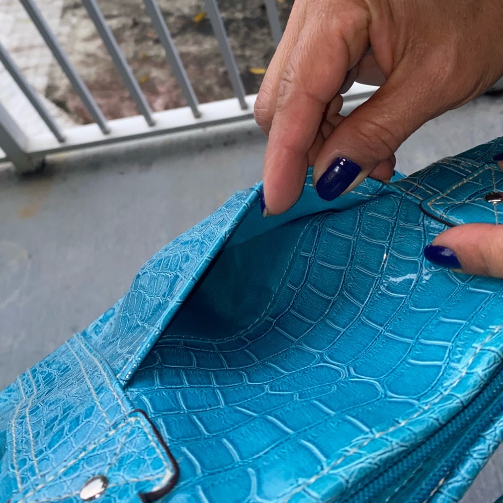 Blue purse - Picture 4 of 9